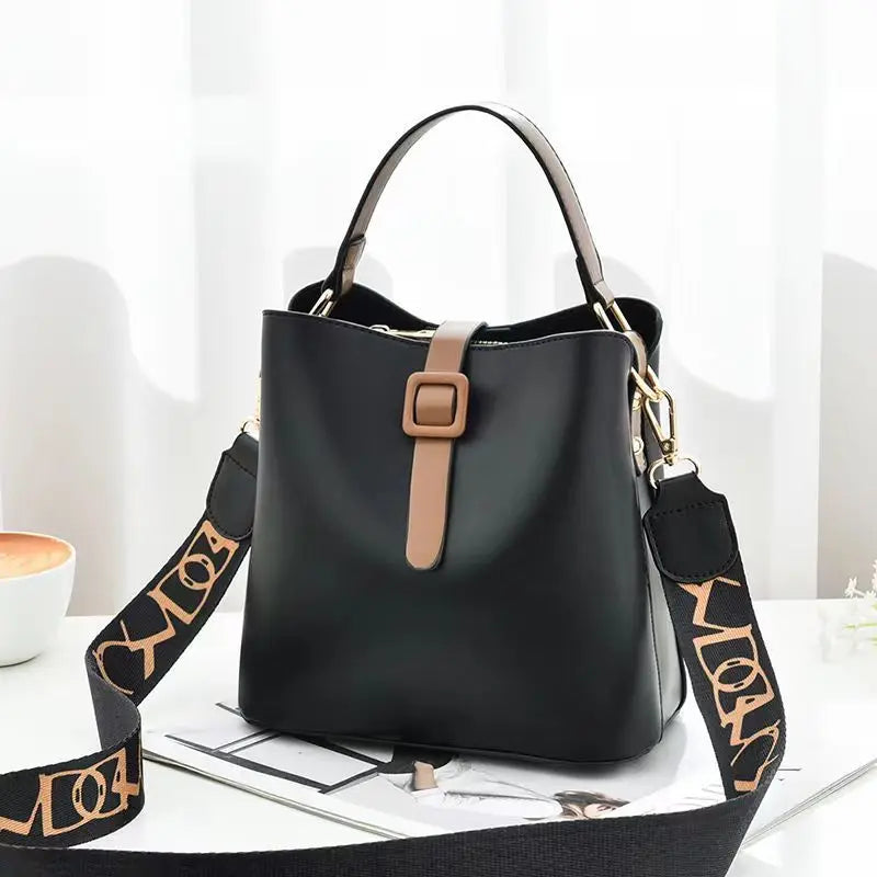 Bolsa de Ombro Feminina Estilo Luxo | Versátil, Texturizada e Elegante