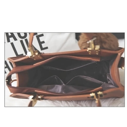 Bolsa de Viagem Feminina Luxo | Ombro e Tiracolo com Charme Pompom