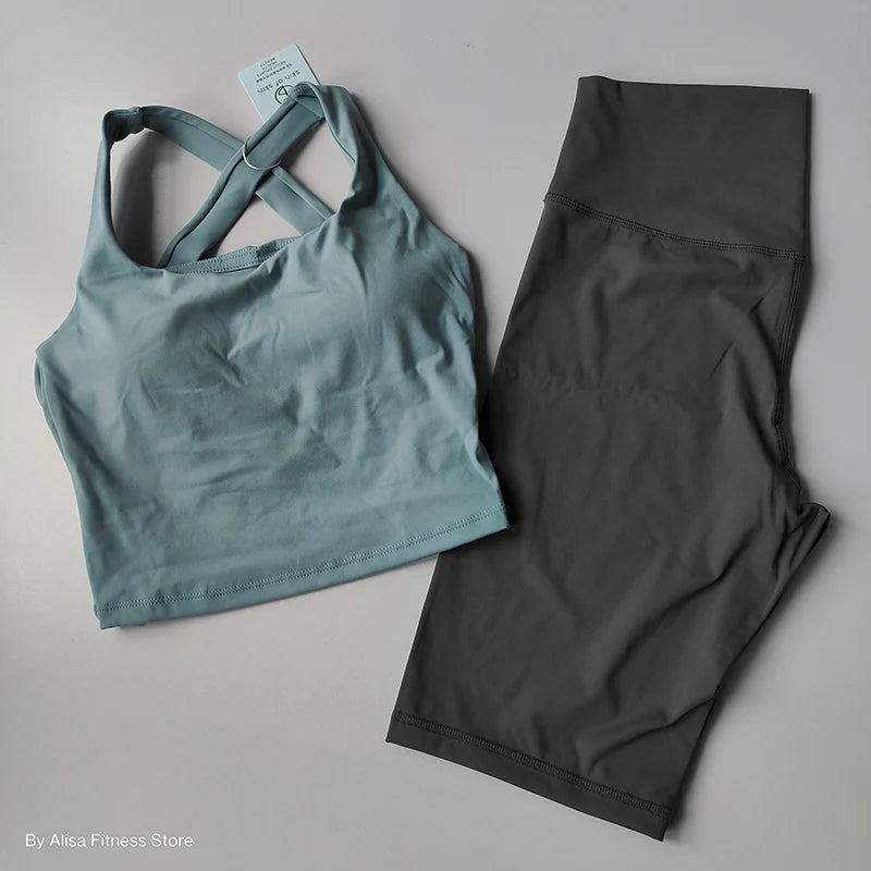 Conjunto Fitness Feminino 2 Peças – Top Cropped Manga Longa e Shorts Cintura Alta para Treino