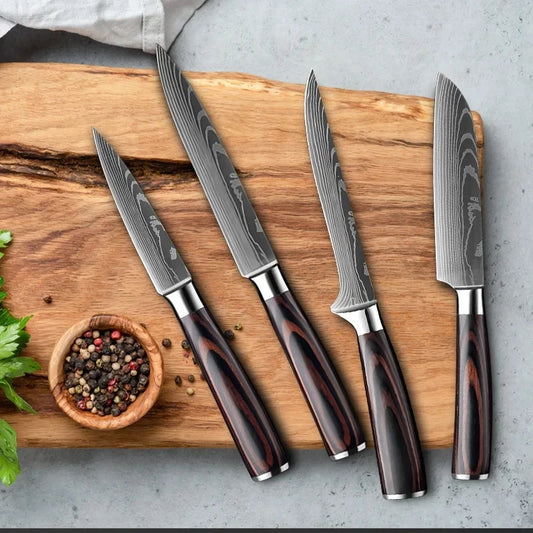 Kit 3 Facas de Cozinha Aço Inoxidável Damascus – Santoku, Chef e Utilitária