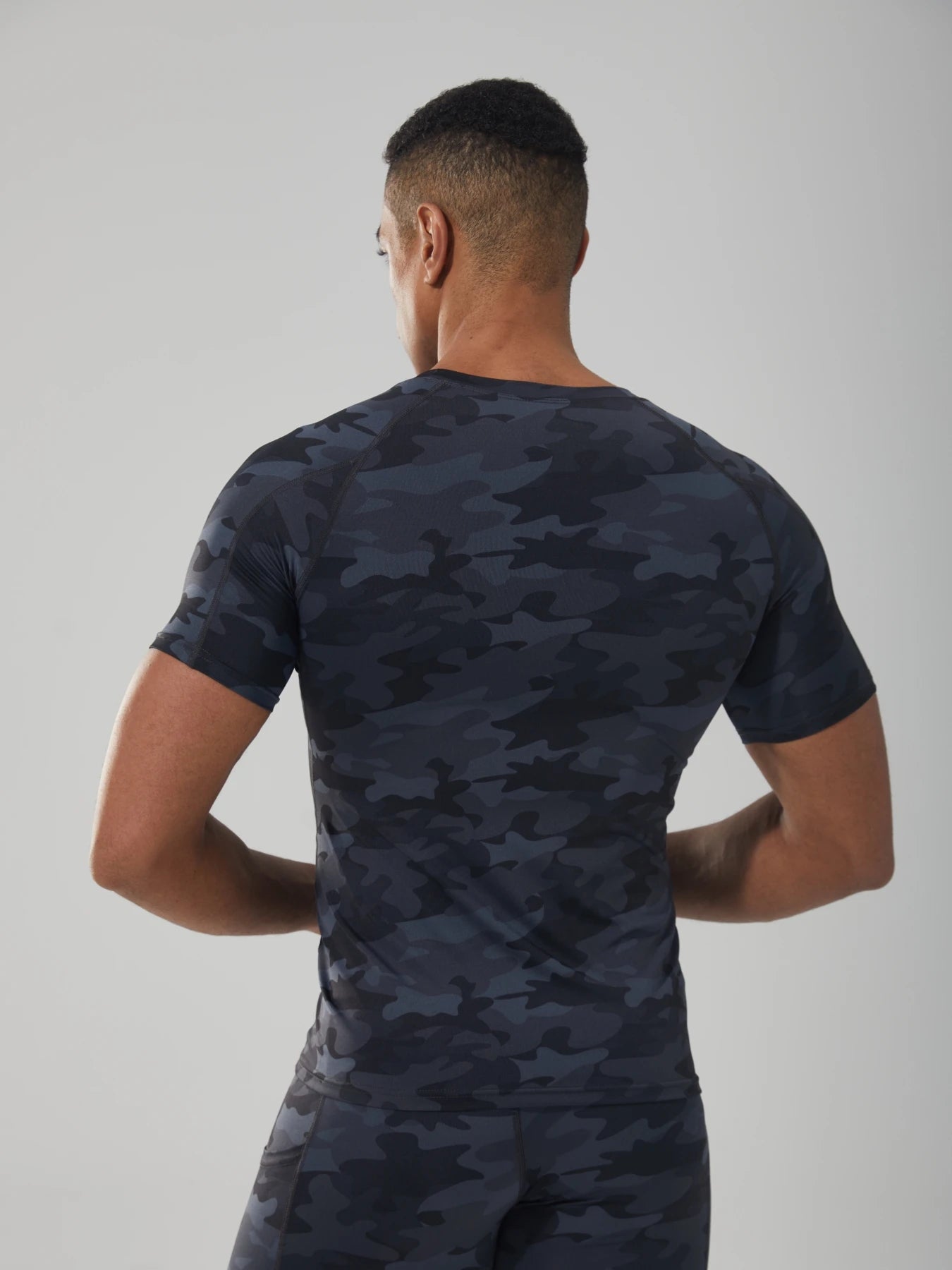 Camiseta Masculina Compressão Quick Dry – Ideal para Corrida, Crossfit e Treinos Intensos